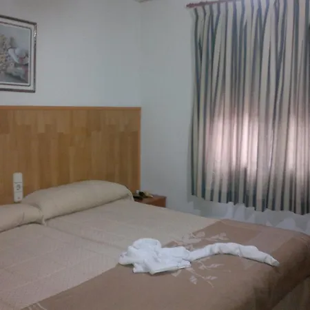 Mays Pensionat Numancia de la Sagra